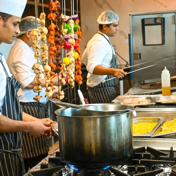 Buy 4* Saturday Brunch + Beverages, Live Stations & More: Child Or Adult Mega Deals Now at Special Price in SaudiMegaDeals.com 4* Saturday Brunch + Beverages, Live Stations & More: Child Or Adult Cosmetics Shop Online at Special Price from Saudi Mega Deals