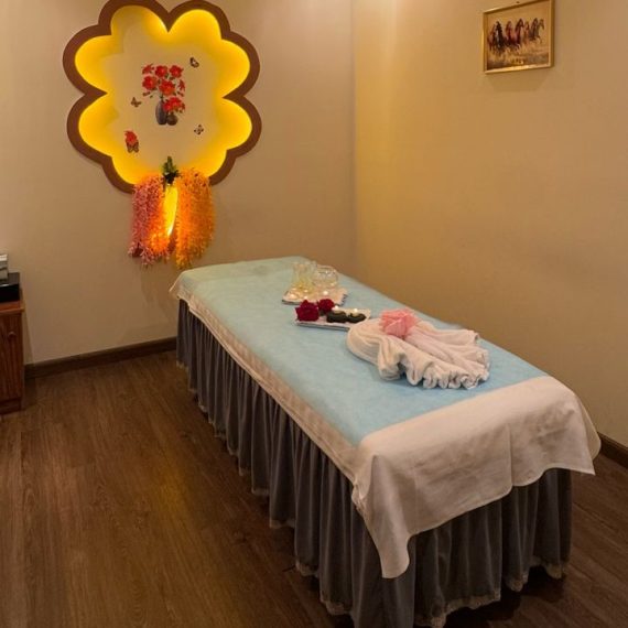 Buy Choice Of 45, 60, Or 75-Minute Personalized Spa Treatment Mega Deals Now at Special Price in SaudiMegaDeals.com Choice Of 45, 60, Or 75-Minute Personalized Spa Treatment Cosmetics Shop Online at Special Price from Saudi Mega Deals