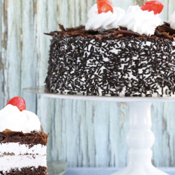 Up To Two Kilograms Of Cake In Choice Of Flavour From Maiya Lounge ♥‿♥ DESSERT Shop Online at Special Price from Saudi Mega Deals