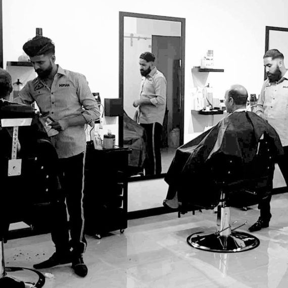 Haircut – Men Barber HAIRDRESSER Shop Online at Special Price from Saudi Mega Deals